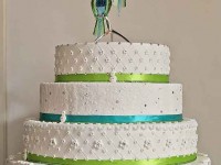 Свадебный торт, украшенный Swarovski