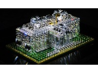 Лего, украшенное кристаллами Swarovski